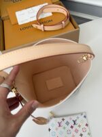 LV ALL White Three-Color Handbag M1308 Size: 8*12*16cm - Image 8