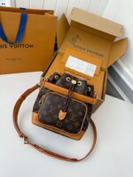LV NO?? CARGO Vintage Handbag M1401 Size: 4*16*22cm - Image 2