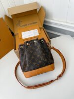 LV NO?? CARGO Vintage Handbag M1401 Size: 4*16*22cm - Image 9
