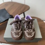 Balenciaga Hamptons Worn-Out Brown - Image 8