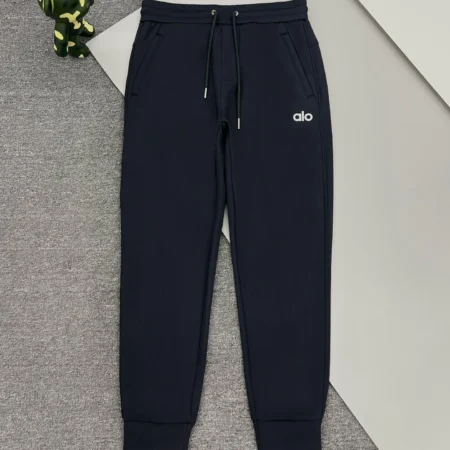Alo sweatpants in black