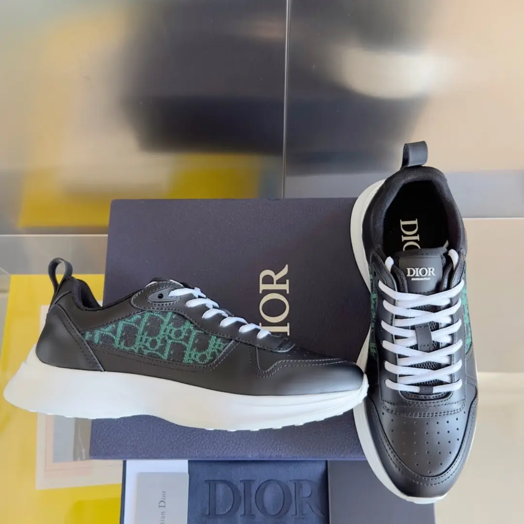 4FCC83AC-7529-40B3-B47C-CDC1183B4339_1_105_c Dior B25 Runner Men's Leather Sneakers D-Pattern Black&Green - Image 1