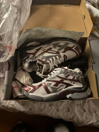 B*lenciaga Runner Sneaker Burgundy photo review