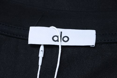ALO 26SS Embroidered Logo Short-Sleeve T-Shirt Black - Image 9