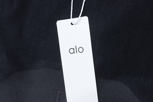 ALO 26SS Embroidered Logo Short-Sleeve T-Shirt Black - Image 10