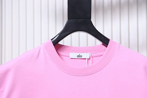 ALO 26SS Embroidered Logo Short-Sleeve T-Shirt Pink - Image 3