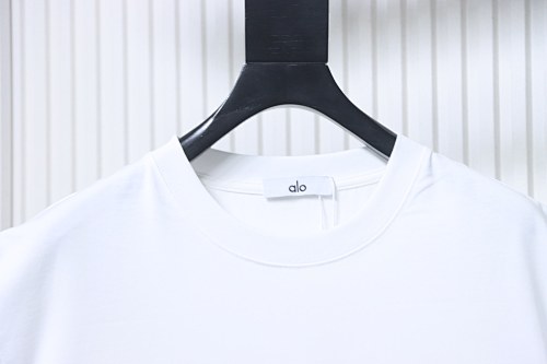 ALO 26SS Embroidered Logo Short-Sleeve T-Shirt White - Image 4