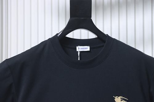 Burberry Back Circle Knight Horse Short-Sleeve T-Shirt - Image 6