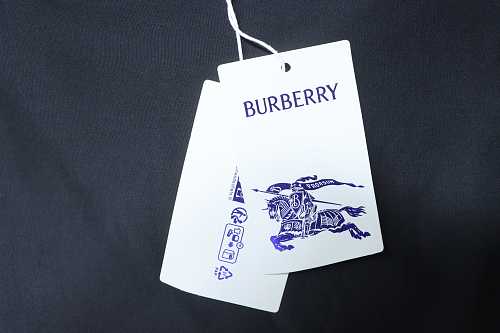 Burberry Back Circle Knight Horse Short-Sleeve T-Shirt - Image 12