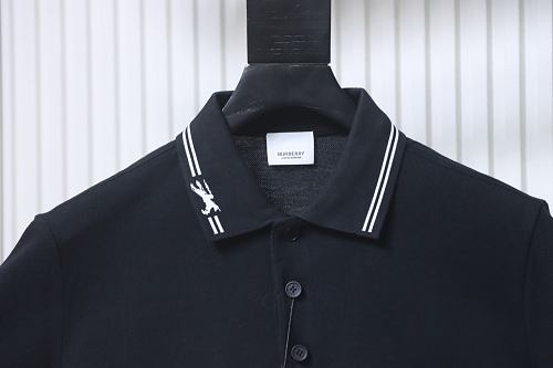 Burberry Classic Collared Equestrian Embroidered Short-Sleeve Polo Shirt - Image 3