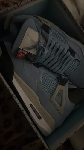 Click to view full screen Air Jordan 4 Retro University Blue photo review