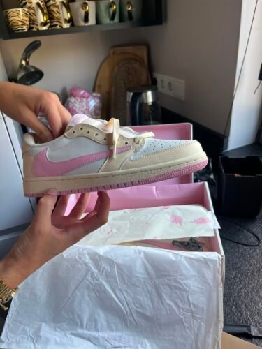 Click to view full screen Air Jordan 1 Low OG SP Travis Scott "Muslin and Shy Pink" photo review